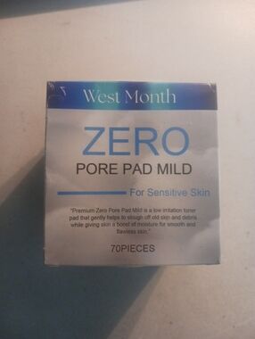 West Month ZERO Pore Pad Mild - Blue & White NIB